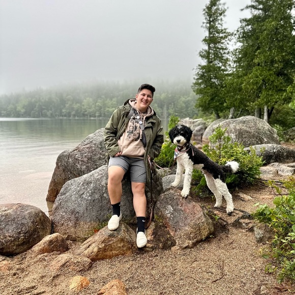 Meet your Posher, Kaitlin - Picture 3 of 5